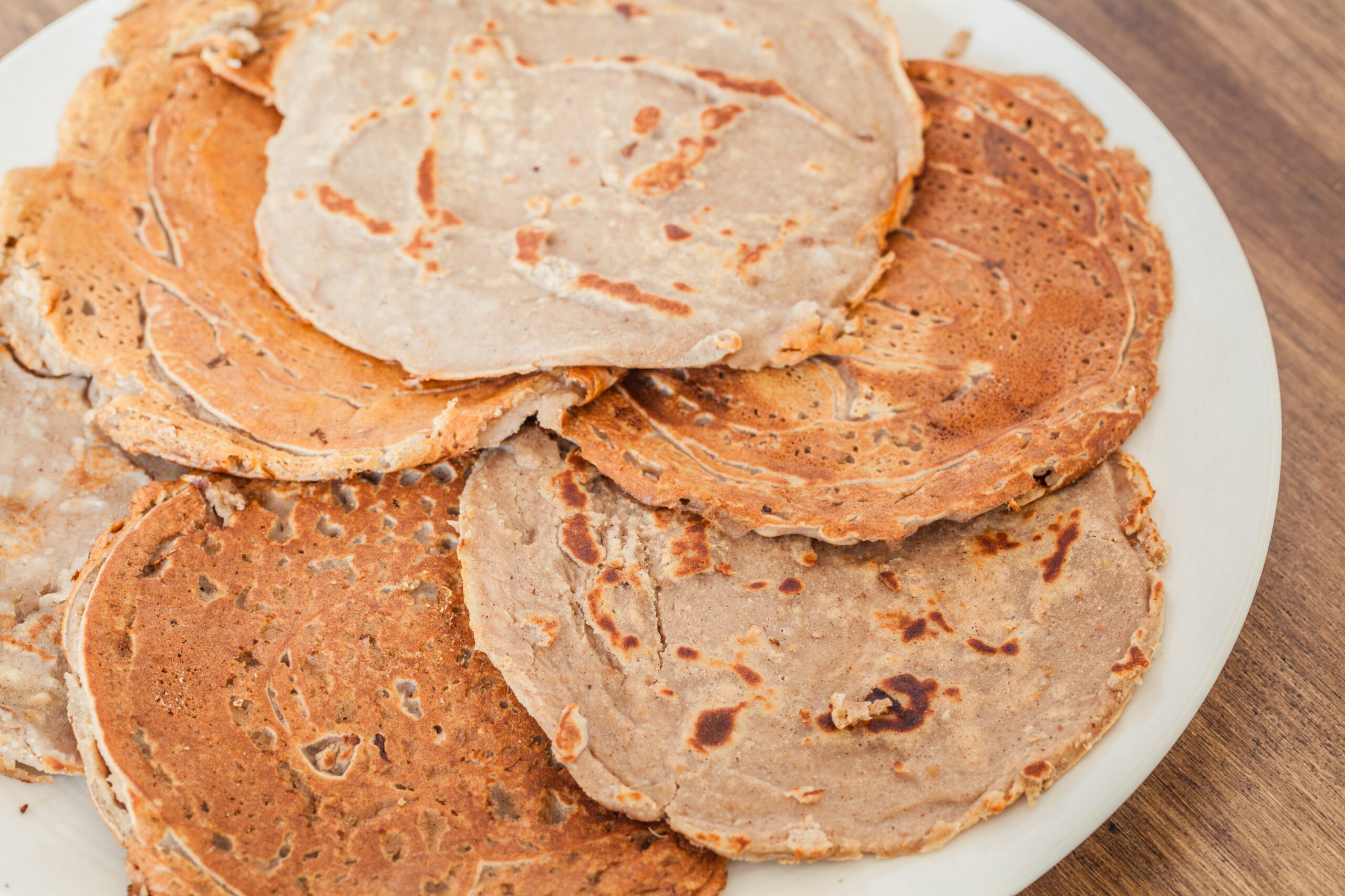 Creps de trigo sarraceno, opción saludable y sin gluten con textura rústica, ideales para preparaciones dulces o saladas.